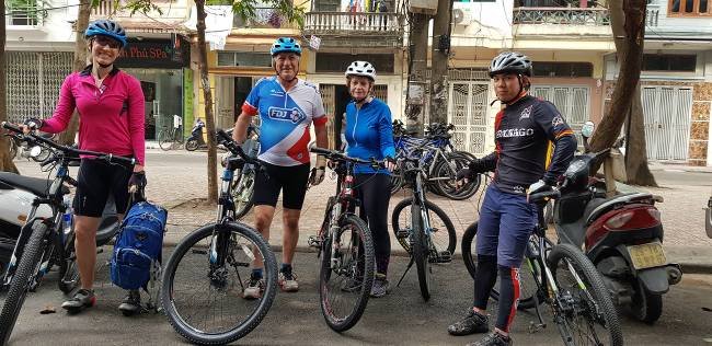 Conquering Peaks Effortlessly: The Ultimate Guide to Easy Mountain Cycling with E-Bikes in Southeast Asia